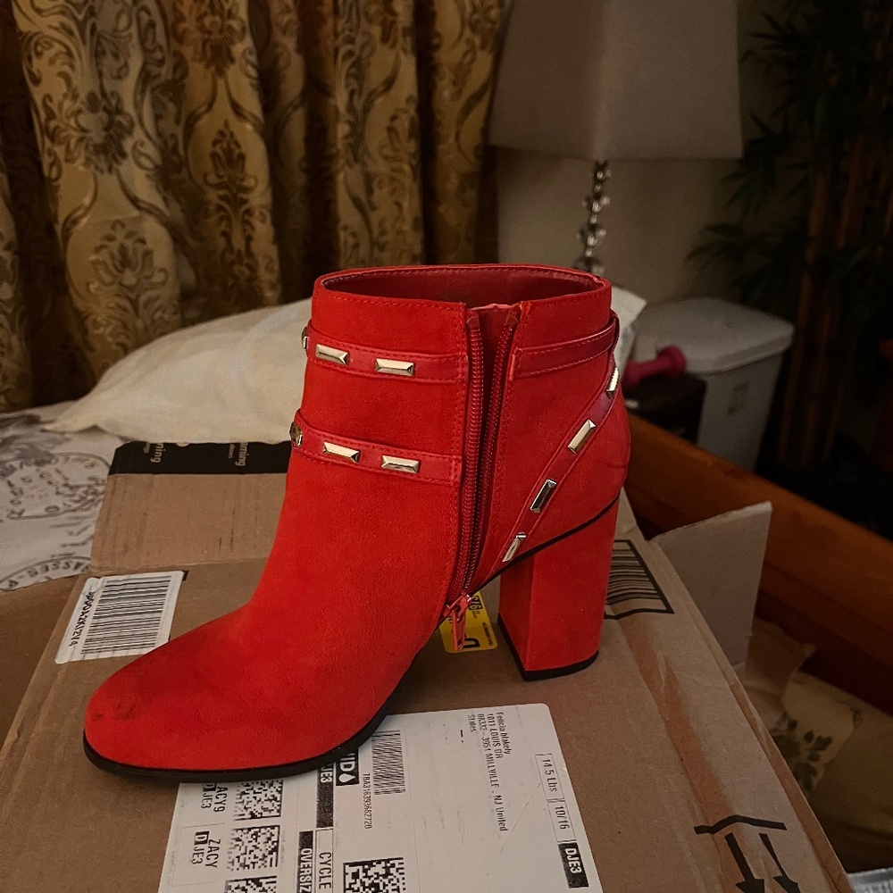 Heel booties